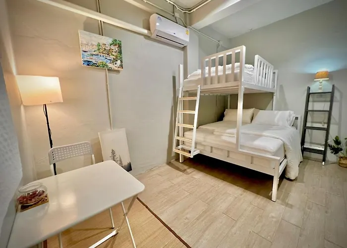 Bangpho Story Hostel *
